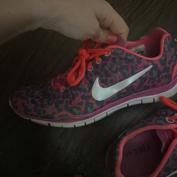 Nike cheetah sneakers - Picture 3 of 3